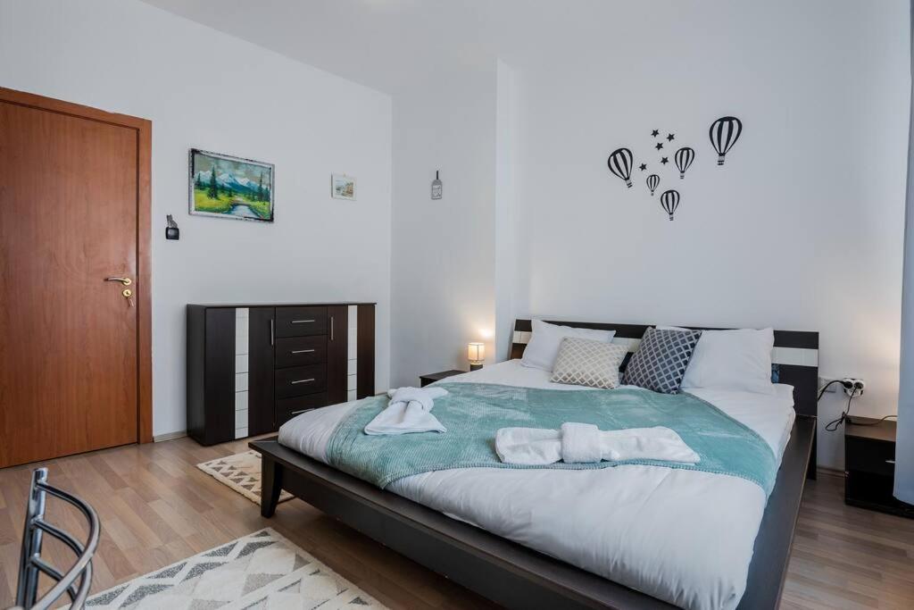Spacious 3Bd Central Apartment Sofia Exterior photo