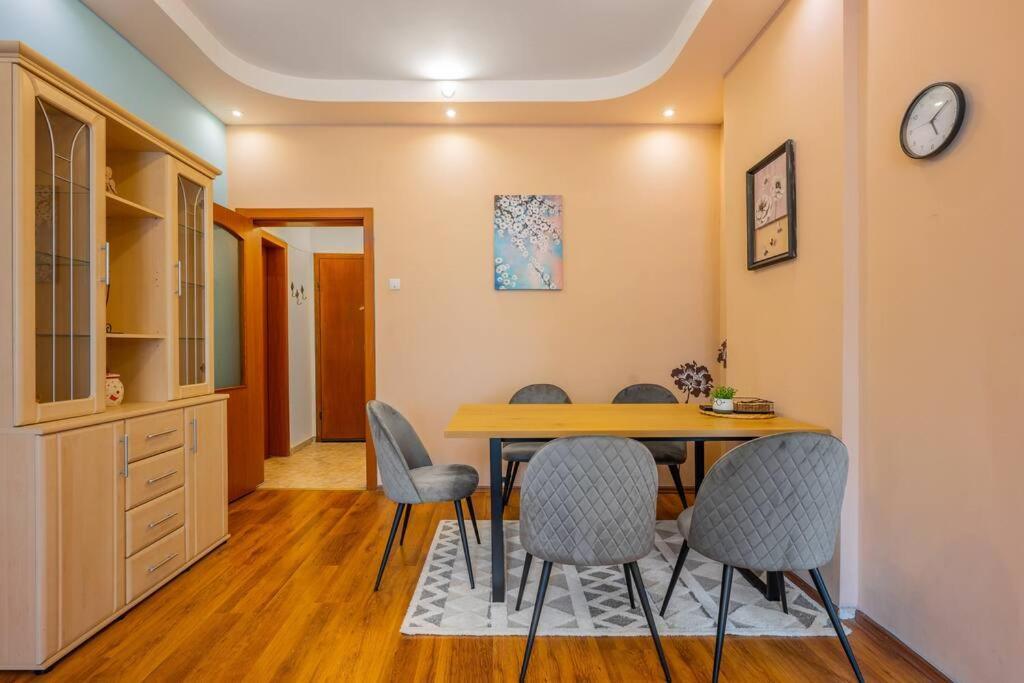 Spacious 3Bd Central Apartment Sofia Exterior photo