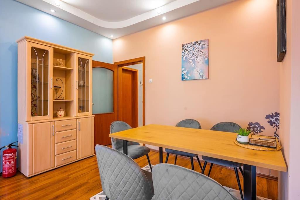 Spacious 3Bd Central Apartment Sofia Exterior photo