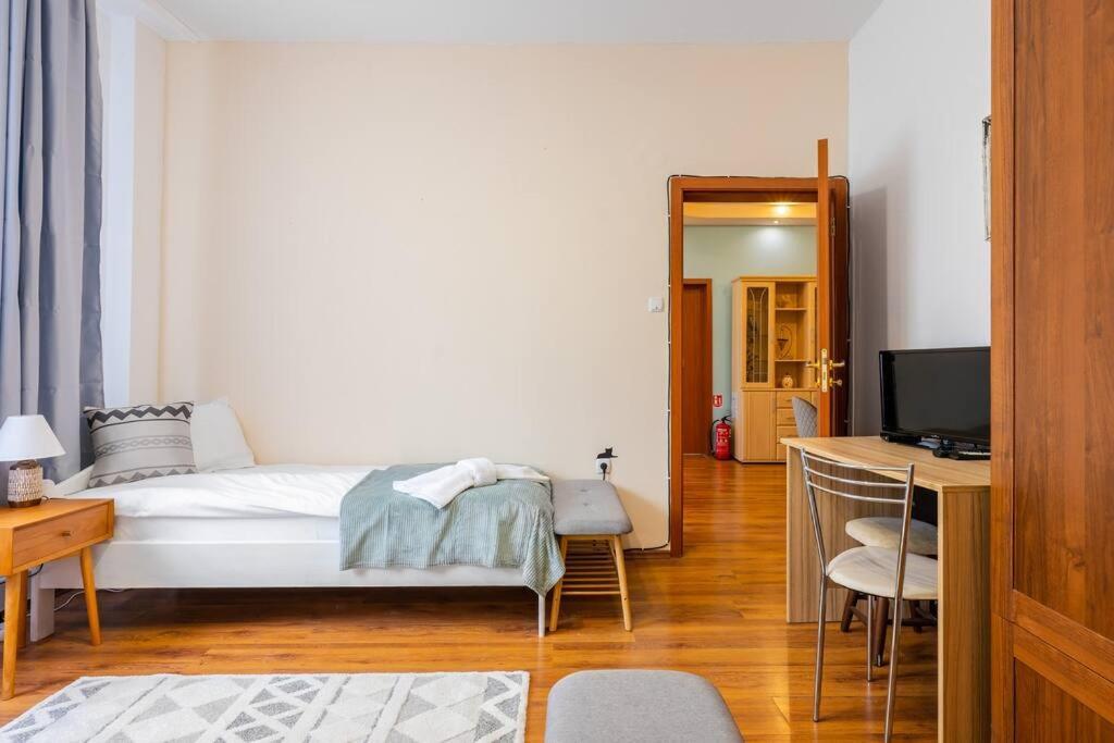 Spacious 3Bd Central Apartment Sofia Exterior photo